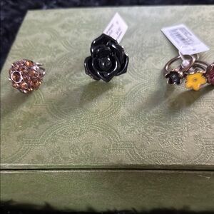 Elegant Black Rose Ring